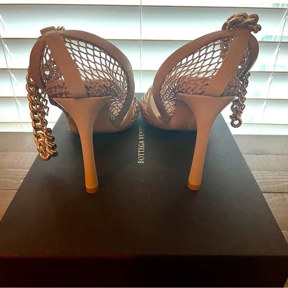 New / Never Worn BOTTEGA VENETA beige Mesh Nappa Chunky Chain Sandals / Pumps - Picture 12 of 16